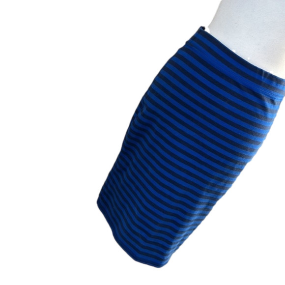 Old Navy Dresses & Skirts - EUC, OLD NAVY, Blue Black Stripes, Pencil, Skirt, Size SP, Stretch, Cotton Blend